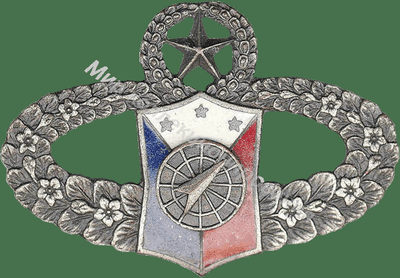 Нагрудный Знак 'Мастер управления вооружениями' Нагрудный Знак 'Мастер управления вооружениями'