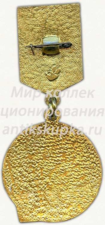 Знак из серии в память «40-летия ВЛКСМ». 1956. Награждение организации орденом «Ленина». Третье награждение Знак из серии в память «40-летия ВЛКСМ». 1956. Награждение организации орденом «Ленина». Третье награждение