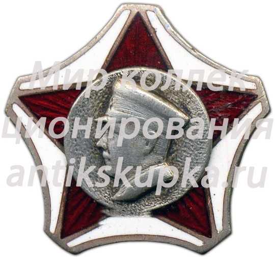 Знак с изображением К.Е. Ворошилова Знак с изображением К.Е. Ворошилова